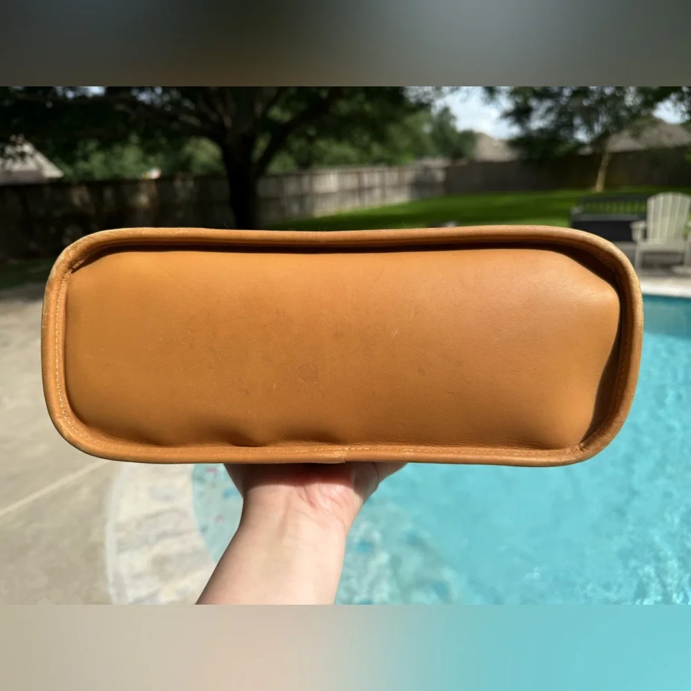 Coach Bleeker 6121 Tan and Brown Leather and Linen Tote EUC Made in the USA 🇺🇸🇺🇸 - Picture 6 of 17